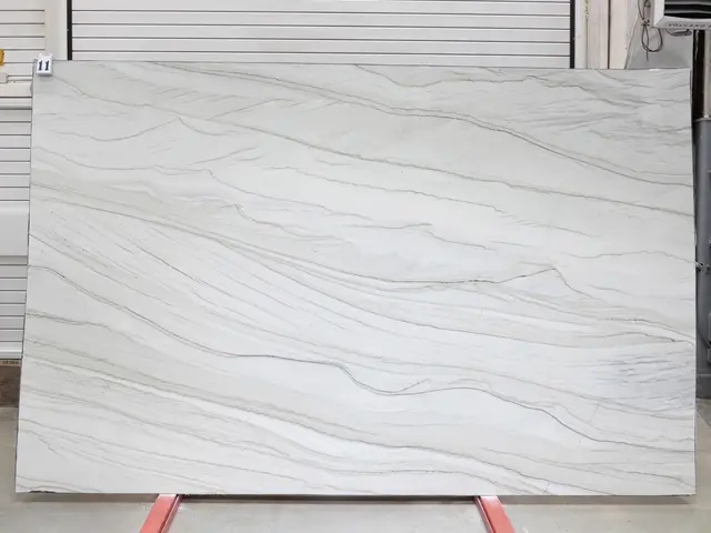 Слэб из кварцита CHANTILLY полированный 3160x2010x20 мм, код 26966