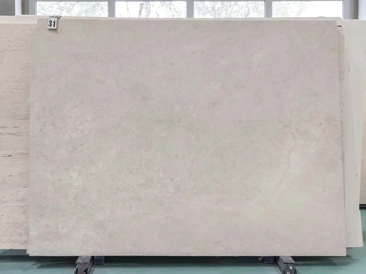 Слэб из мрамора OTTOMAN BEIGE полированный 2340x1740x20 мм, код 26585
