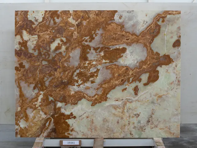 Слэб из оникса VERDE полированный 2150x1650x20 мм, код 19341