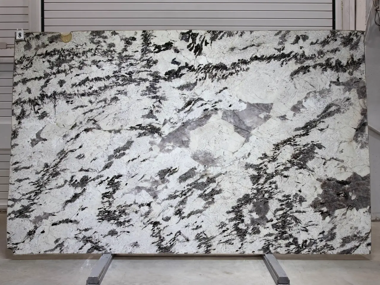 Слэб из кварцита TOURMALINE ICE полированный 3260x1990x20 мм, код 25714