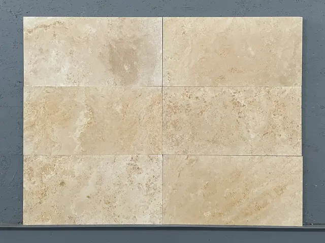 Плитка из травертина CLASSIC LIGHT 600x300x20 мм, код 3979