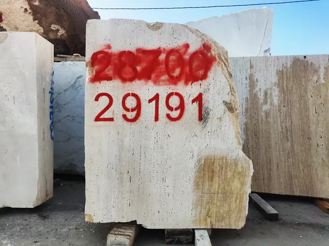 Травертин Блок из травертина CLASSIC LIGHT 1330x930x470 мм, код 29191