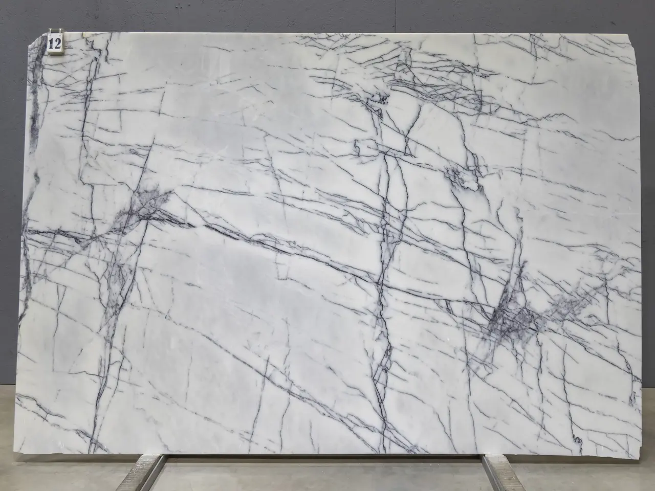 Слэб из мрамора LILAC PREMIUM полированный 2650x1850x20 мм, код 26194