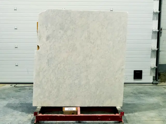 Слэб из мрамора KOELGA полированный 1800x1510x30 мм, код 27661