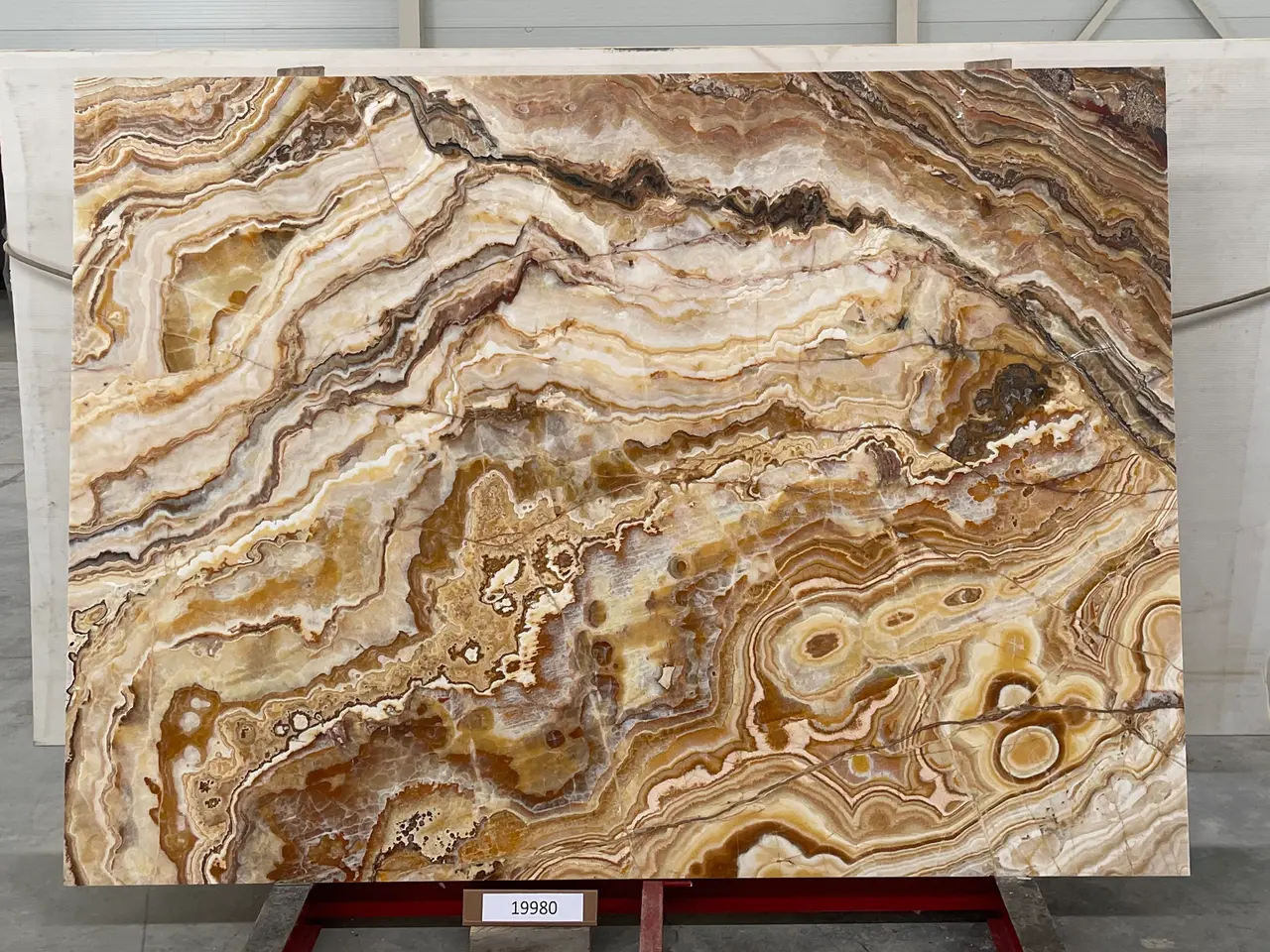 Слэб из оникса ONICE ROMANTIC BROWN полированный 2350x1700x20 мм, код 19980