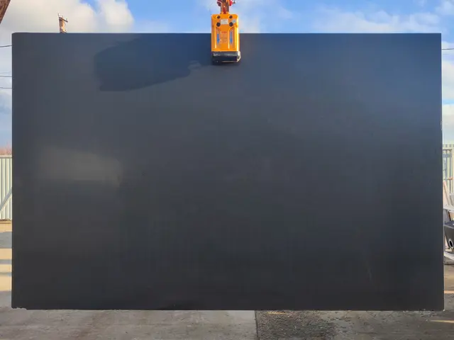 Слэб из гранита ABSOLUTE BLACK EXTRA матовый 3060x1960x20 мм, код 26437