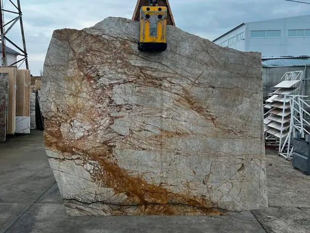 Слэб из кварцита BRECCIA ROMANO полированный 1570x1100x20 мм, код 24226