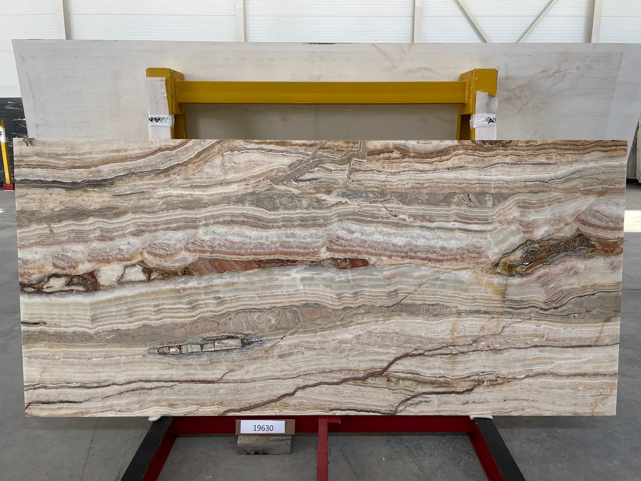 Слэб из оникса ONICE GOLDEN WAVE полированный 2800x1300x20 мм, код 19630