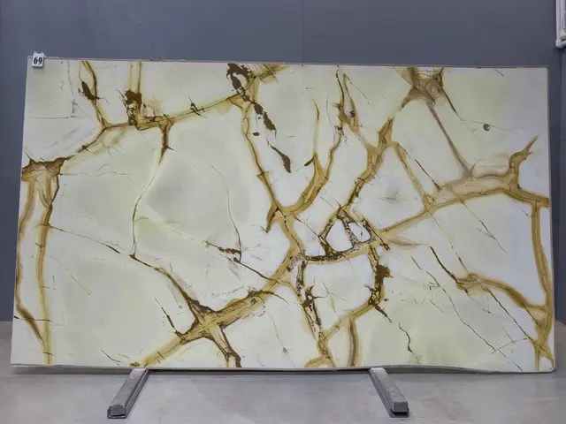 Слэб из кварцита BRECCIA ROMANO полированный 3370x1900x20 мм, код 26172