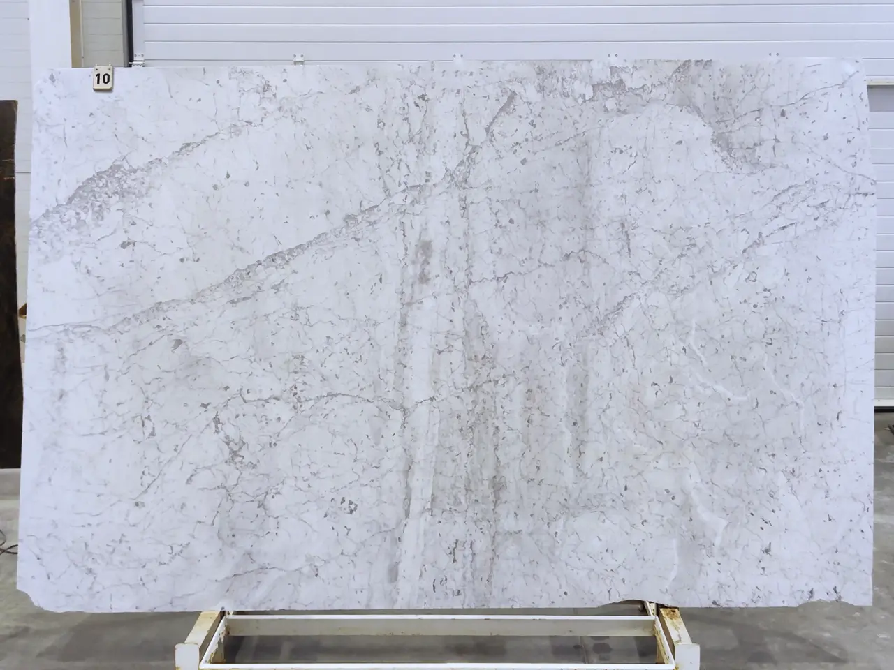 Слэб из мрамора BIANCO CARRARA С полированный 2990x1900x20 мм, код 28740