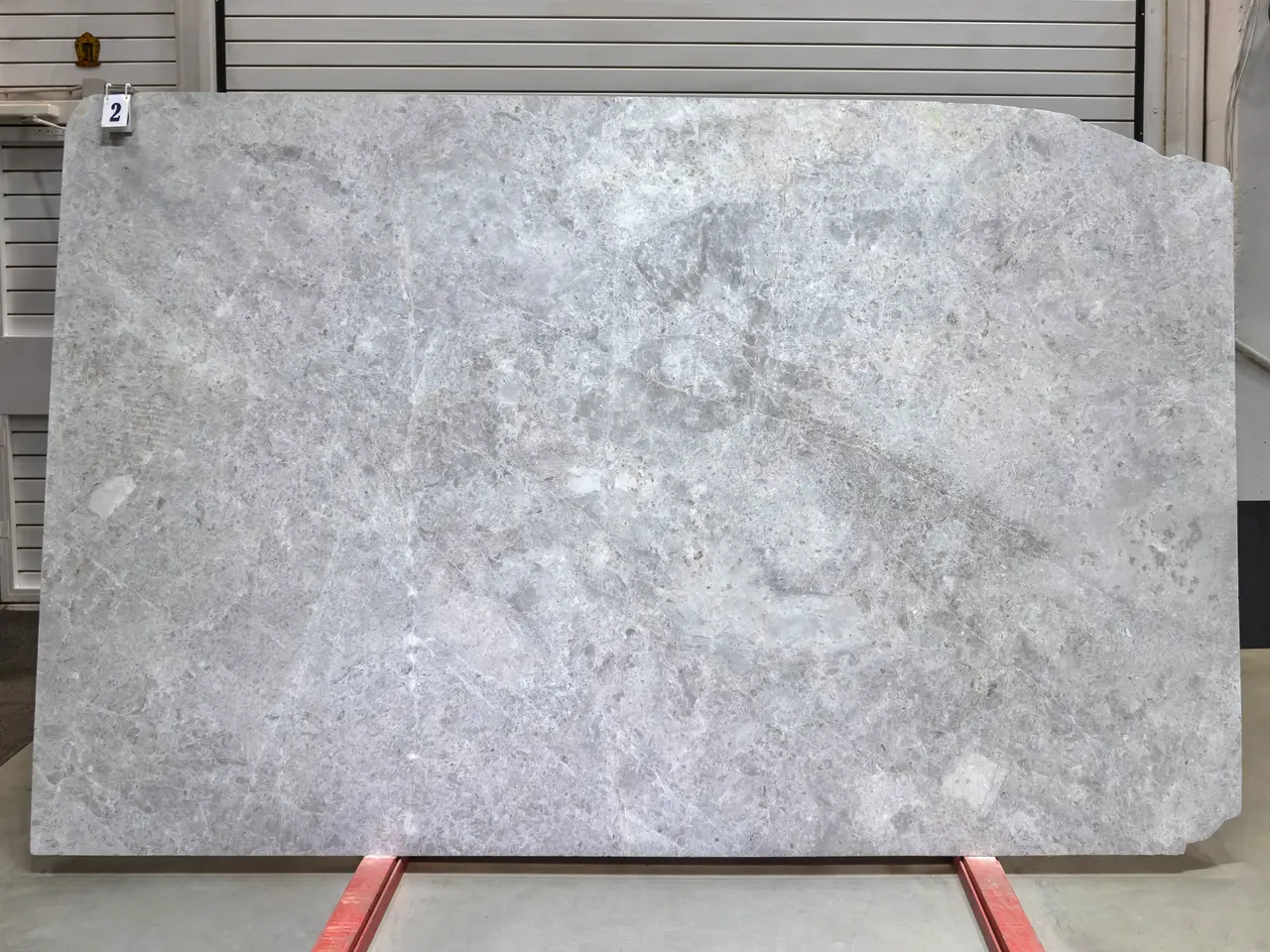 Слэб из мрамора TUNDRA GREY полированный 2820x1800x30 мм, код 28732