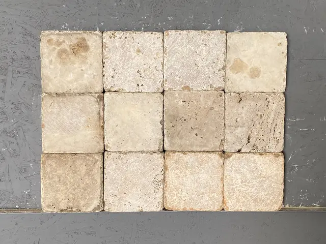 Брусчатка из ТРАВЕРТИНА галтованная 200x200x50 мм, код 9328