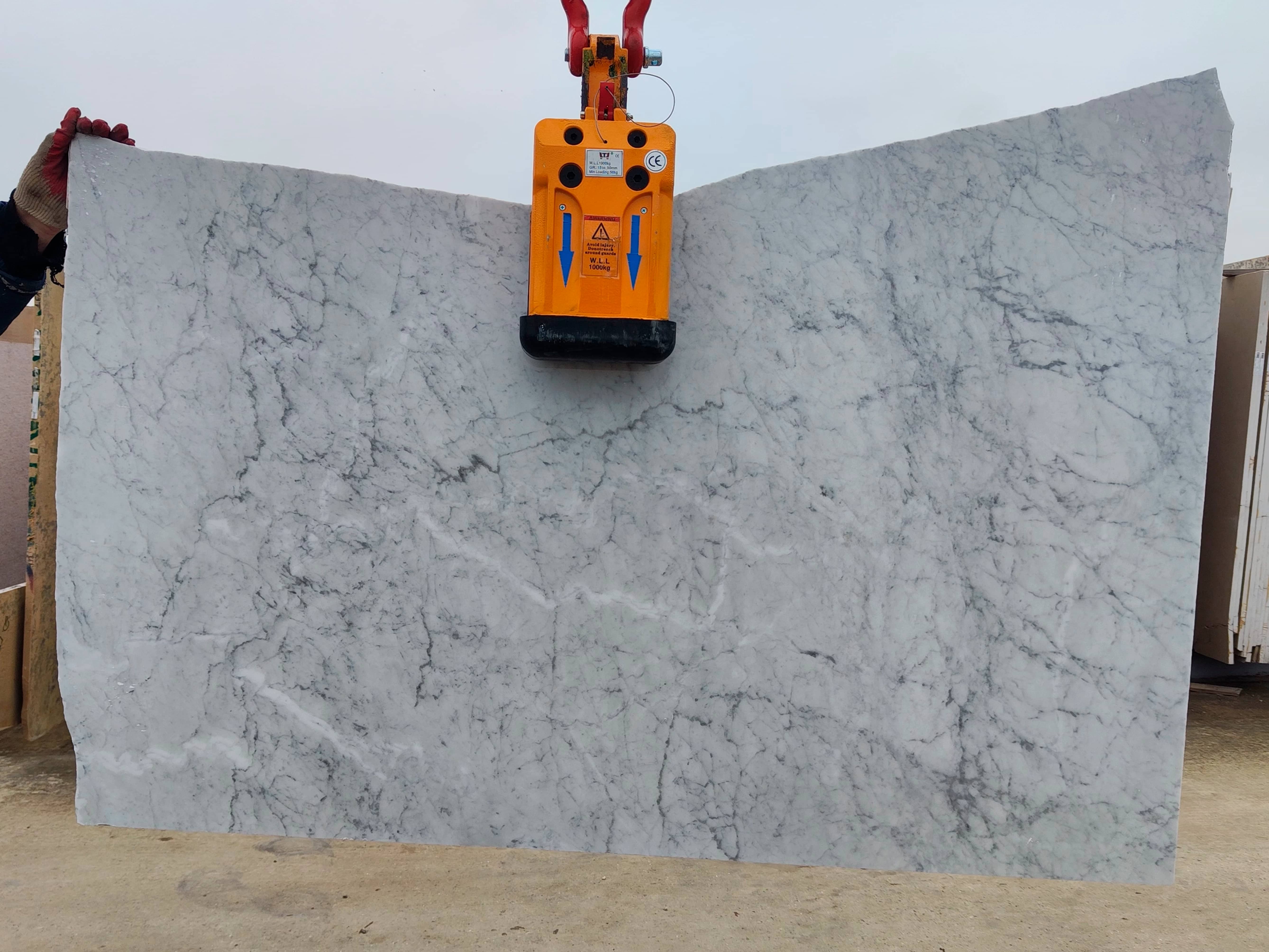 Полоса из мрамора BIANCO CARRARA полированный 1600x950x20 мм, код 26513