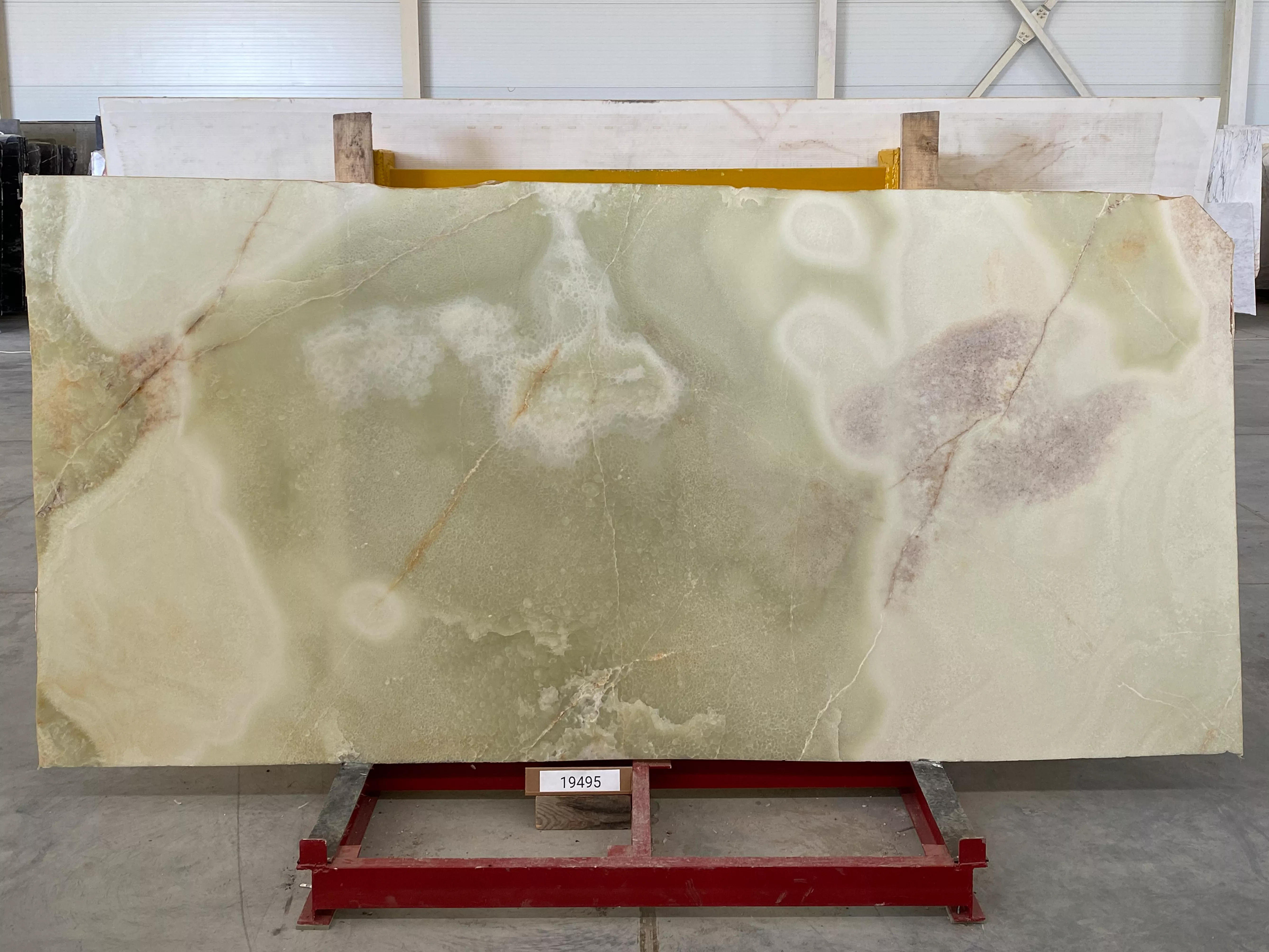 Слэб из оникса ONICE LIGHT GREEN полированный 3200x1450x20 мм, код 19495