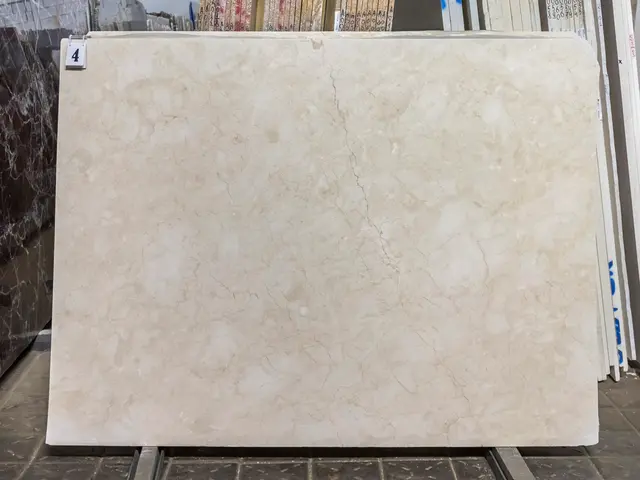 Слэб из мрамора CREMA NOVA полированный 1900x1400x30 мм, код 27580