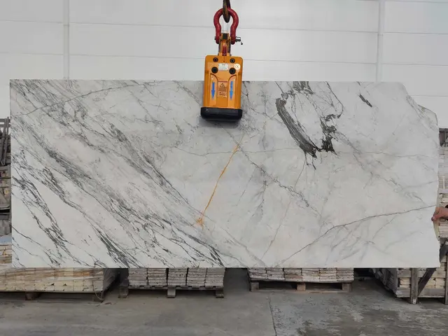 Полоса из мрамора STATUARIO полированный 2050x980x20 мм, код 26851