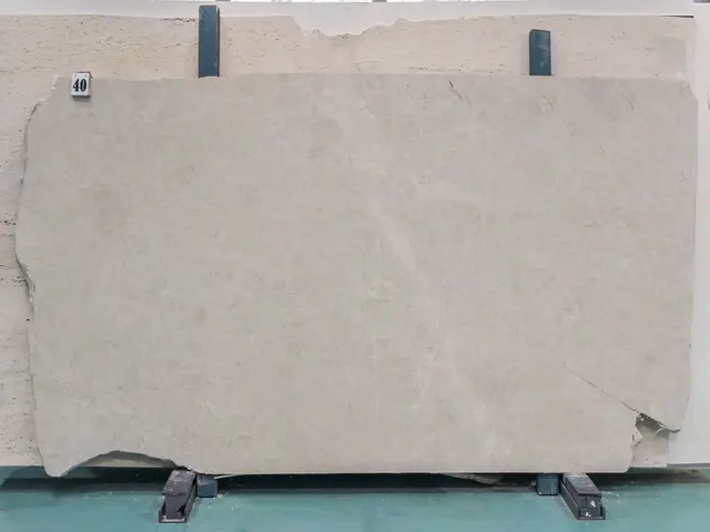 Слэб из мрамора OTTOMAN BEIGE полированный 2400x1400x20 мм, код 26587