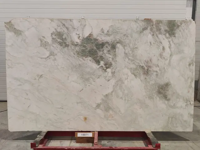 Слэб из оникса LADY ONYX полированный 2640x1600x20 мм, код 18871