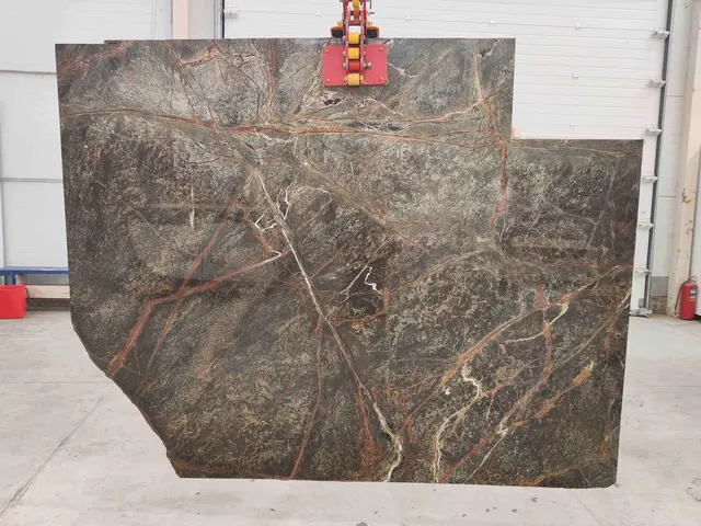 Слэб из мрамора BIDASAR GREEN полированный 2340x1850x30 мм, код 21118