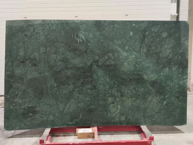 Слэб из мрамора INDIAN GREEN полированный 2850x1650x30 мм, код 16915