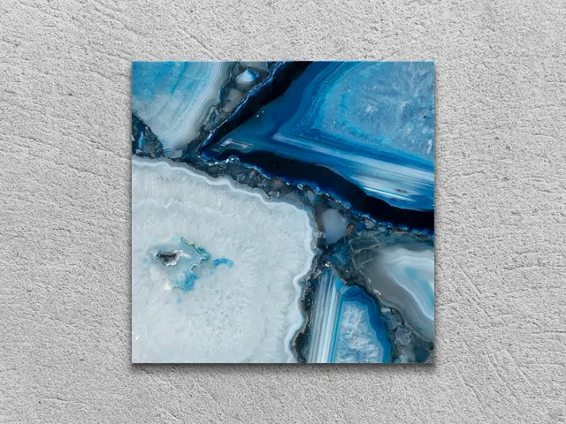 Слэб из эксклюзива AGATE BLUE полированный 100x100x20 мм, код 2499