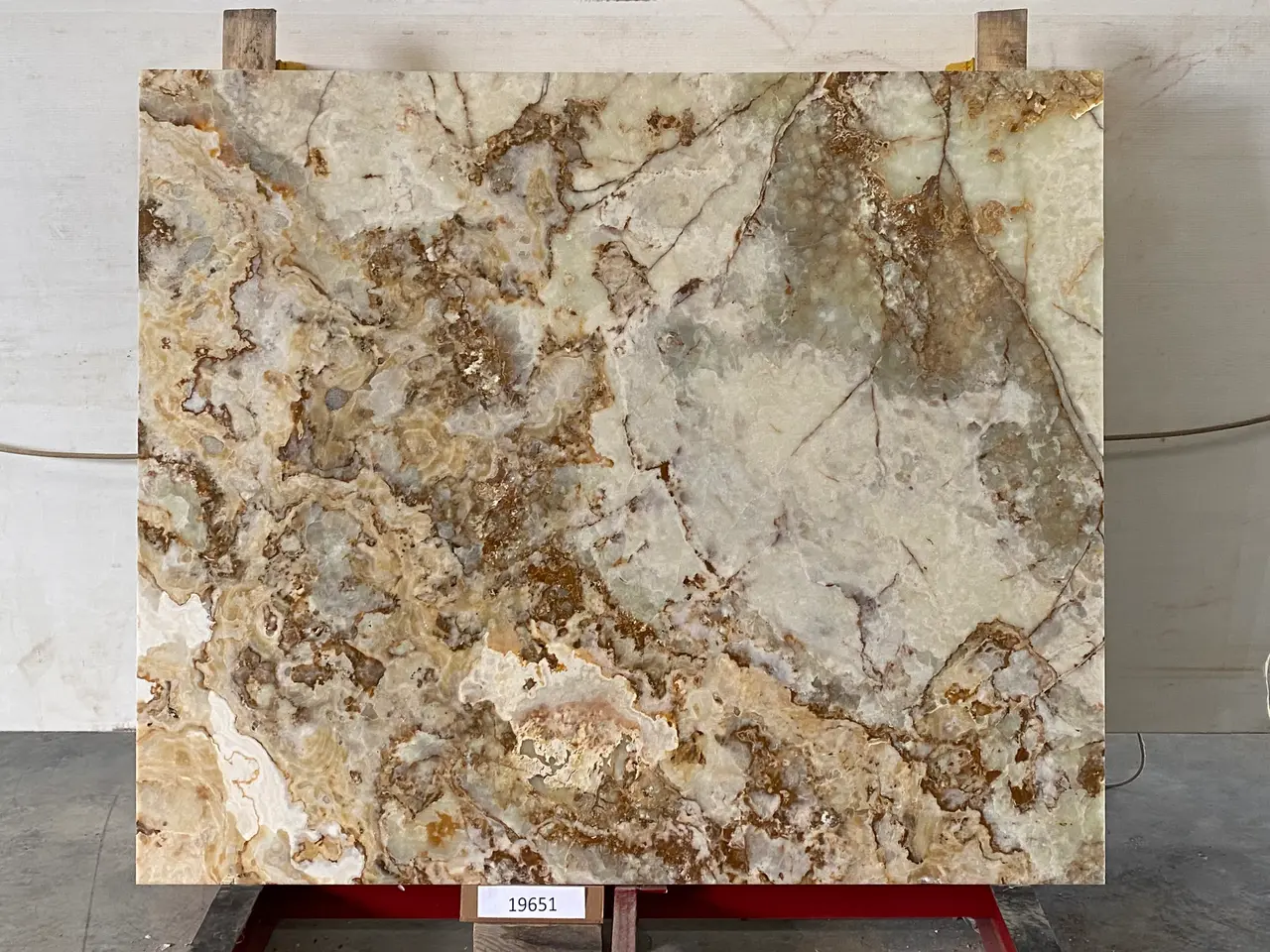 Слэб из оникса VERDE полированный 1900x1600x20 мм, код 19651