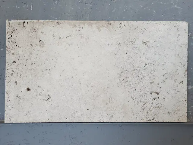 Плитка из травертина DIAMOND C/S пиленый Lx350x40 мм, код 21139