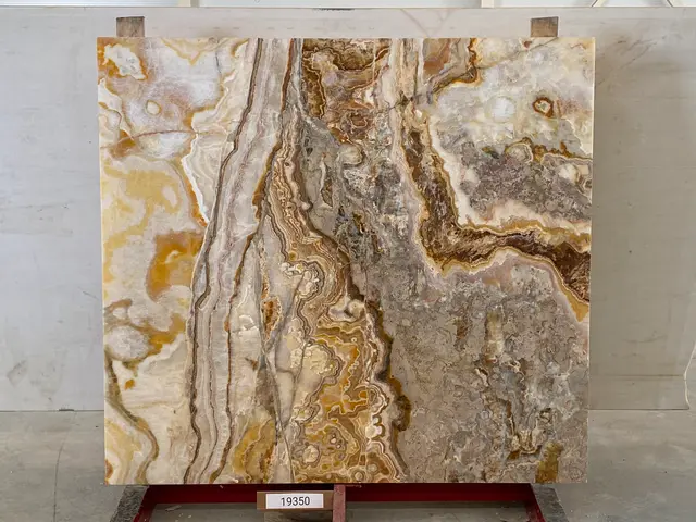 Слэб из оникса ONICE FIRE полированный 1850x1650x20 мм, код 19350