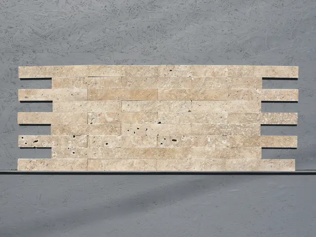 Плитка из травертина DIAMOND колотый 300x50x20 мм, код 18701