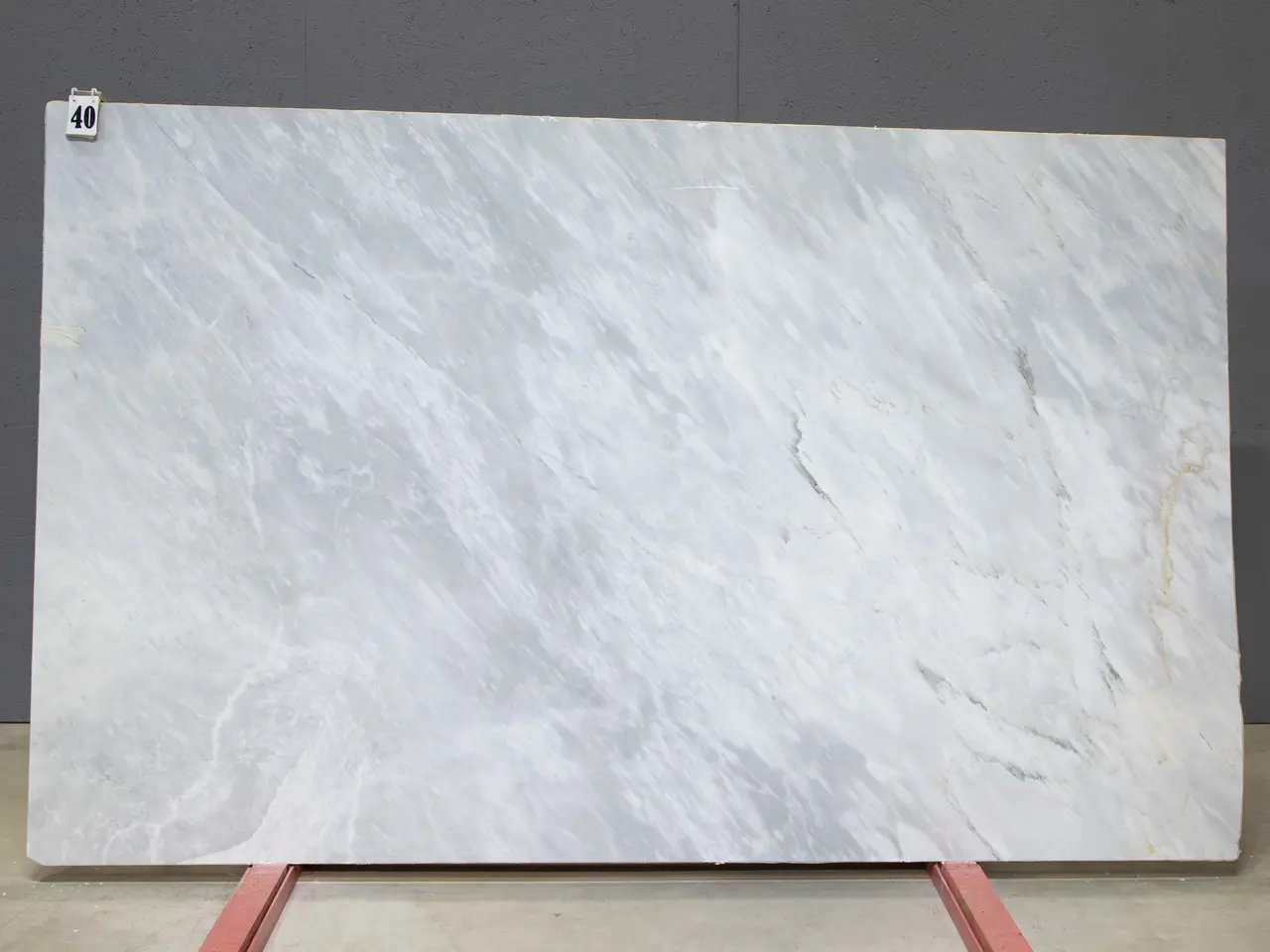 Слэб из мрамора BARGILIO APUANO LIGHT полированный 2550x1550x20 мм, код 26546