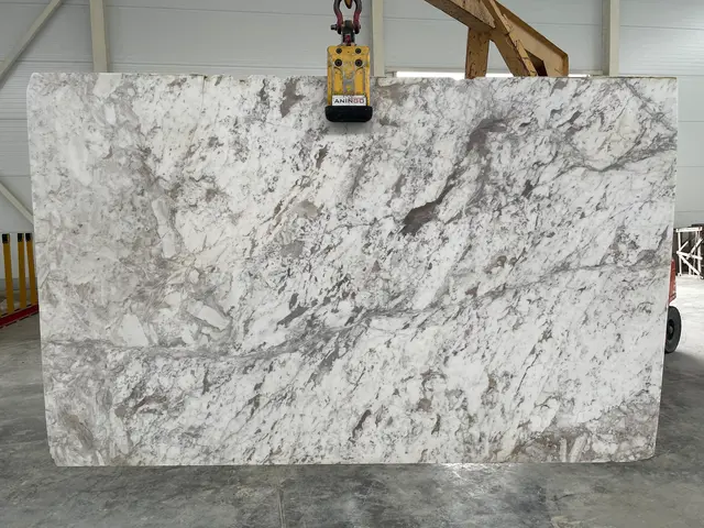 Слэб из мрамора PIRGON полированный 2950x1800x20 мм, код 14381