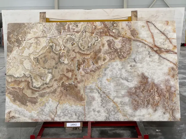 Слэб из оникса ONICE VIOLA полированный 2700x1550x20 мм, код 19942