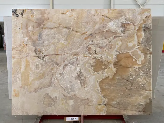 Слэб из оникса ONICE VIOLA полированный 2500x1900x20 мм, код 19737