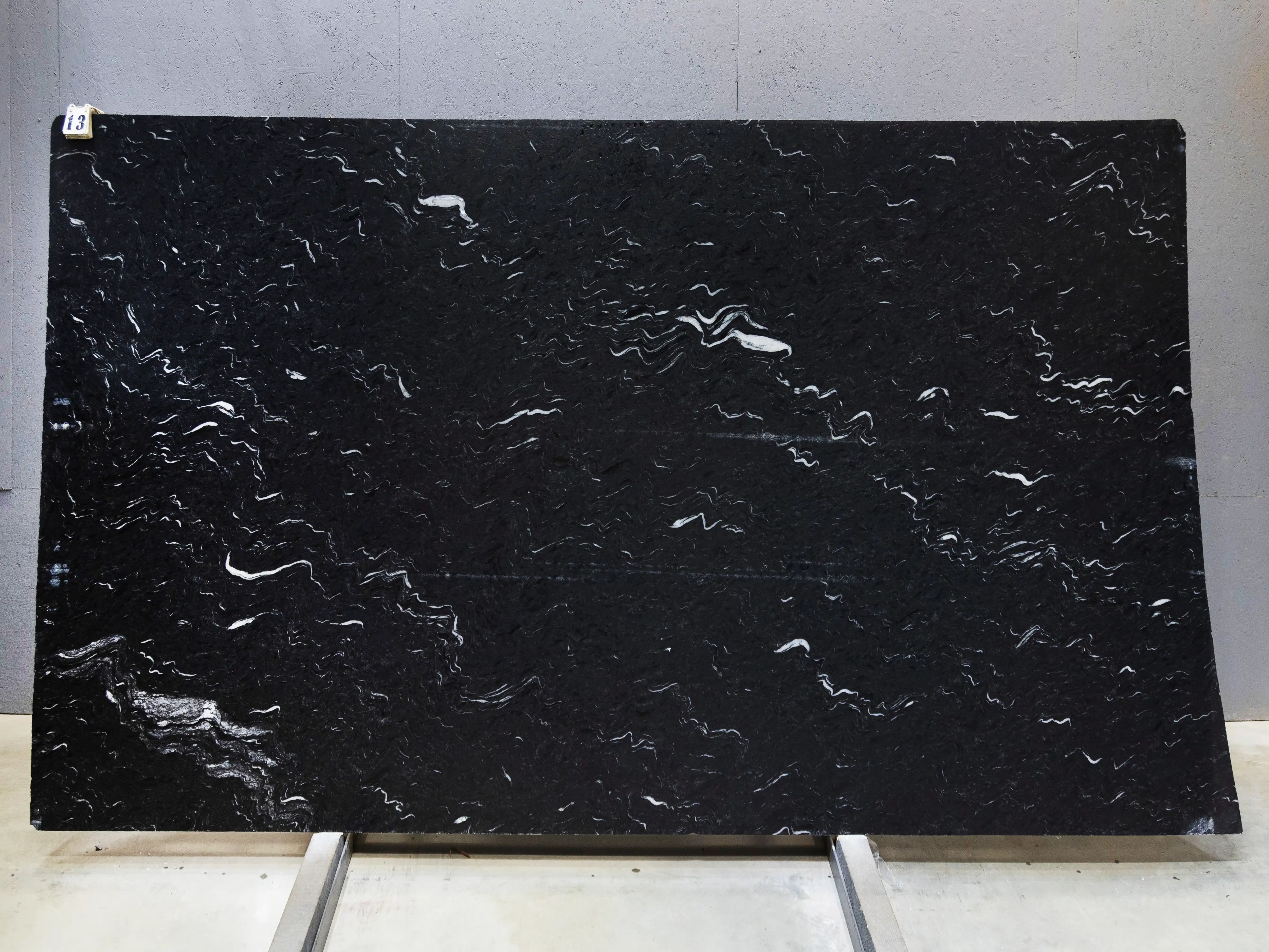 Слэб из гранита LAGUNA BLACK LEATHER 3260x2010x30 мм, код 29363