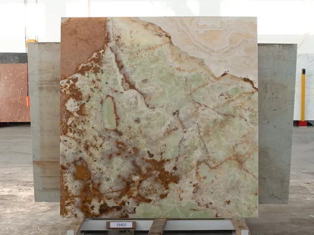 Слэб из оникса VERDE полированный 1900x1930x20 мм, код 19402