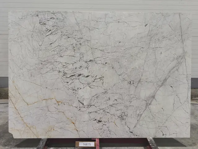 Слэб из мрамора STATUARIO полированный 2600x1800x20 мм, код 16875