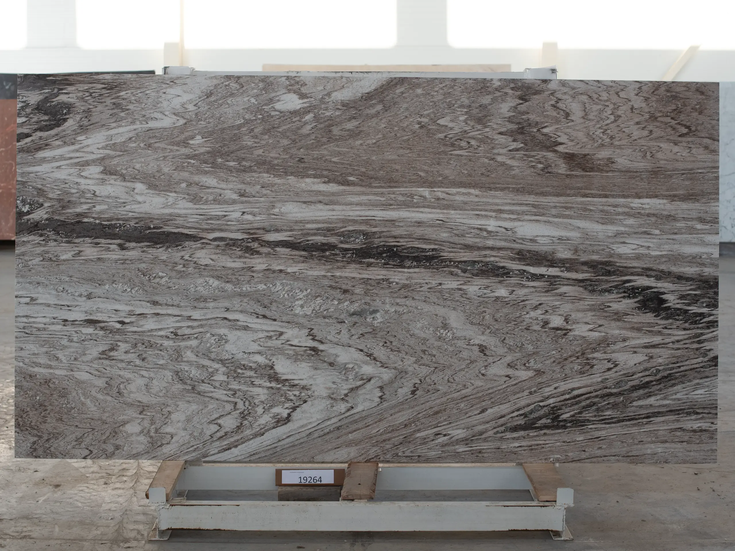 Слэб из мрамора PALISSANDRO полированный 2870x1560x20 мм, код 19264