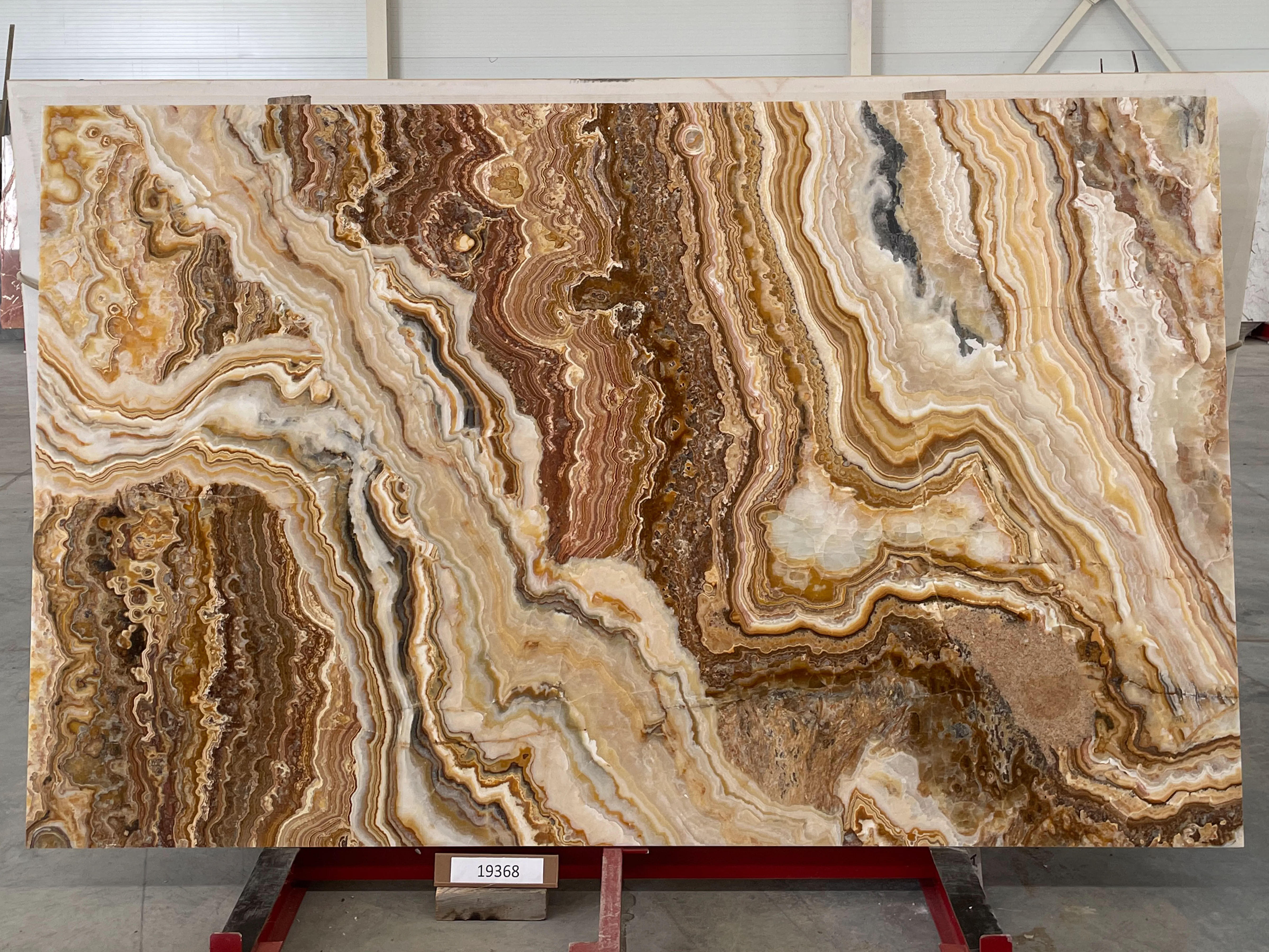 Слэб из оникса ONICE ROMANTIC BROWN полированный 2750x1700x20 мм, код 19368