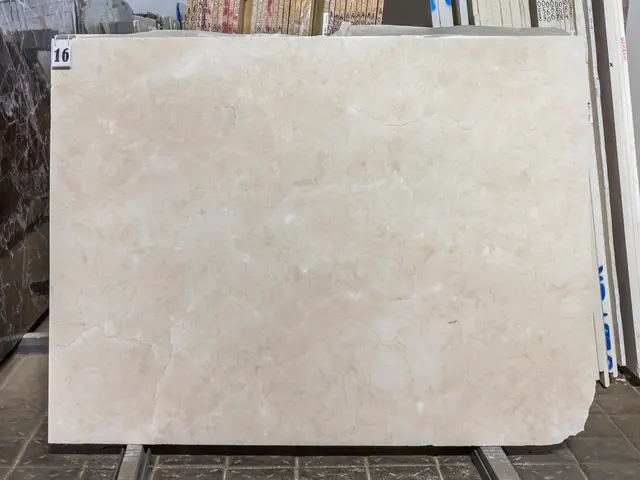 Слэб из мрамора CREMA NOVA полированный 1900x1400x30 мм, код 27592