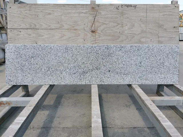 Ступень BELLA WHITE полированная 1500x330x20 мм, код 368