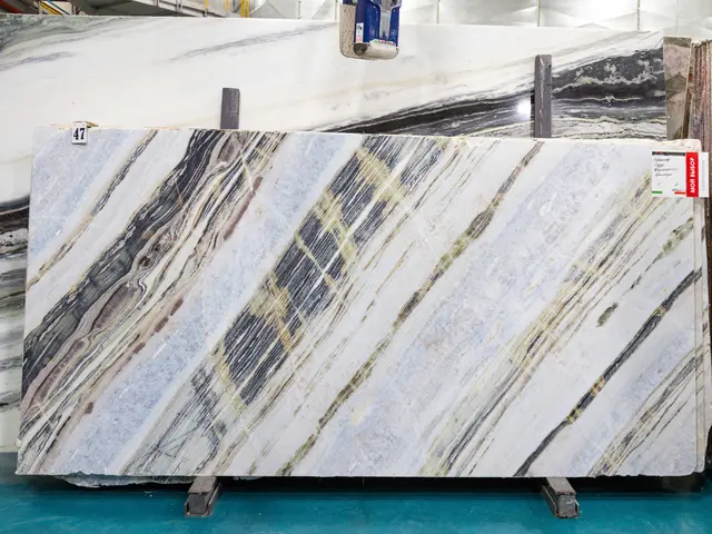 Слэб из мрамора LAZUR FANTASTICO PREMIUM полированный 2840x1440x20 мм, код 26358