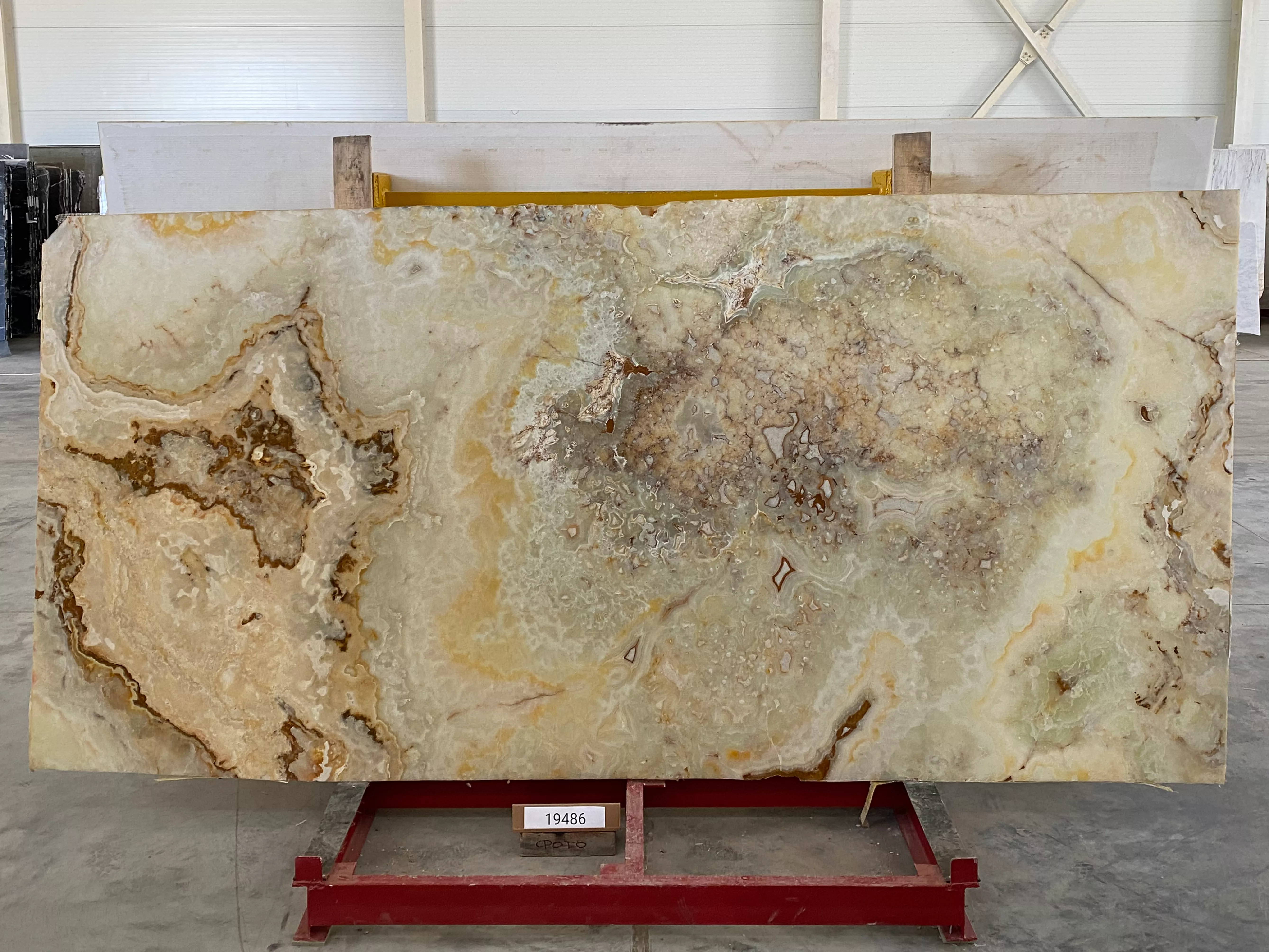 Слэб из оникса ONICE WHITE FLORENCE полированный 3130x1440x20 мм, код 19486