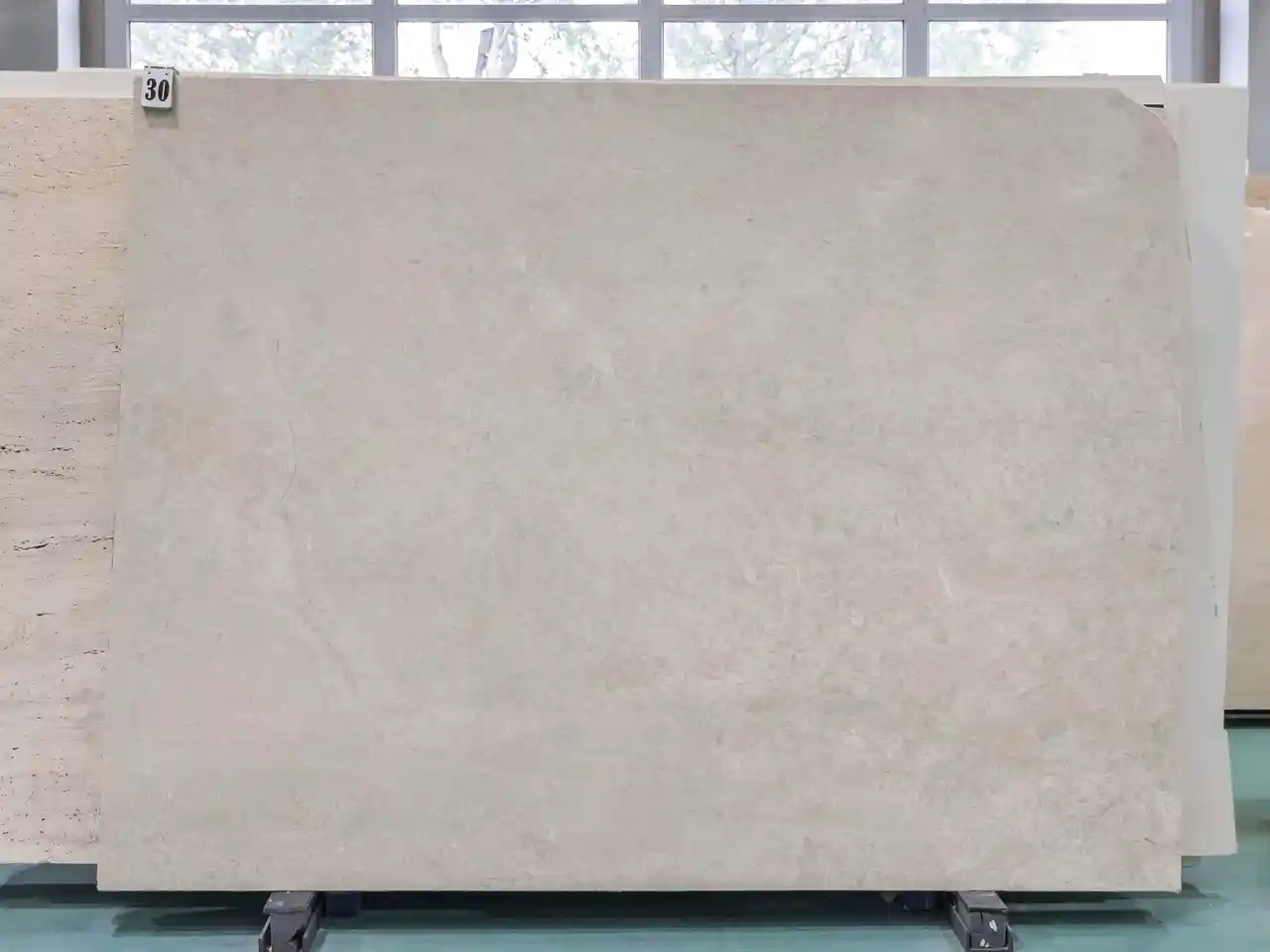 Слэб из мрамора OTTOMAN BEIGE полированный 2340x1740x20 мм, код 26586