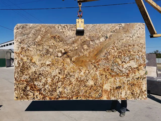 Слэб из гранита DELICATUS GOLD полированный 3300x1920x20 мм, код 12608