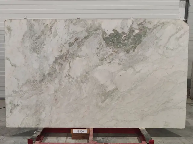 Слэб из оникса LADY ONYX полированный 2640x1600x20 мм, код 18866