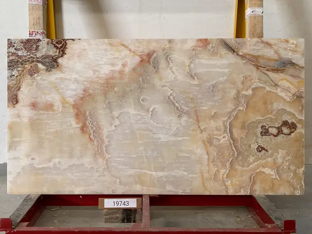 Слэб из оникса ONICE VIOLA полированный 2000x1050x20 мм, код 19743