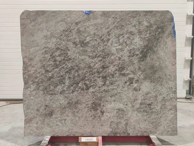 Слэб из мрамора TUNDRA BLUE полированный 2150x1730x18 мм, код 26602