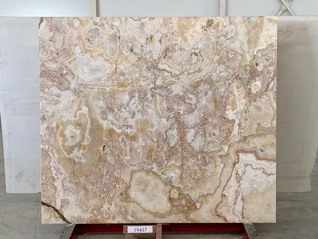 Слэб из оникса ONICE VIOLA полированный 2000x1750x20 мм, код 19437