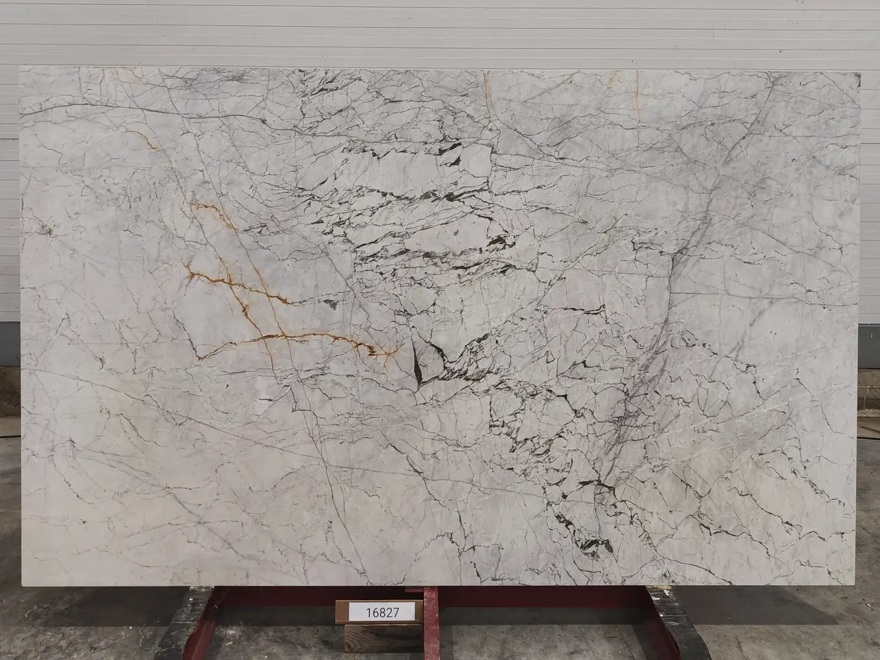 Слэб из мрамора STATUARIO полированный 2750x1700x20 мм, код 16827