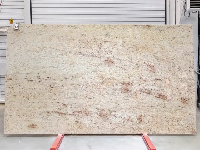 Слэб из гранита IVORY BROWN полированный 3400x1950x30 мм, код 25787